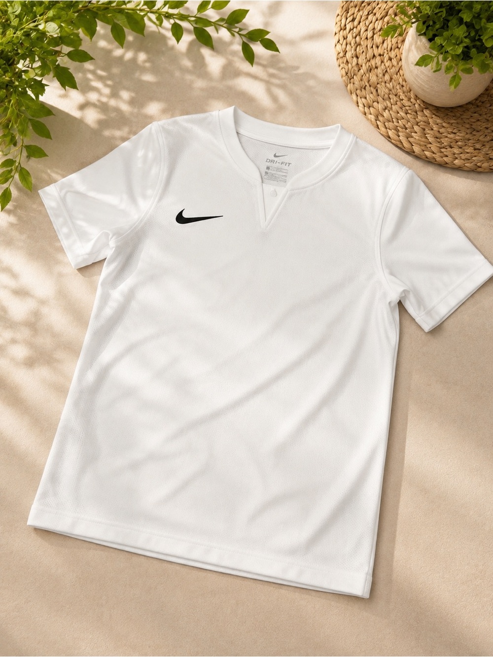 Nike White & Black Toddler Short-Sleeve Athletic Tee. XS (T shirt only) - Picture 3 of 4